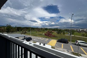 Verna Lake Villas @ Serene Heights