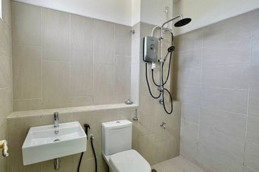 Verna Lake Villas @ Serene Heights