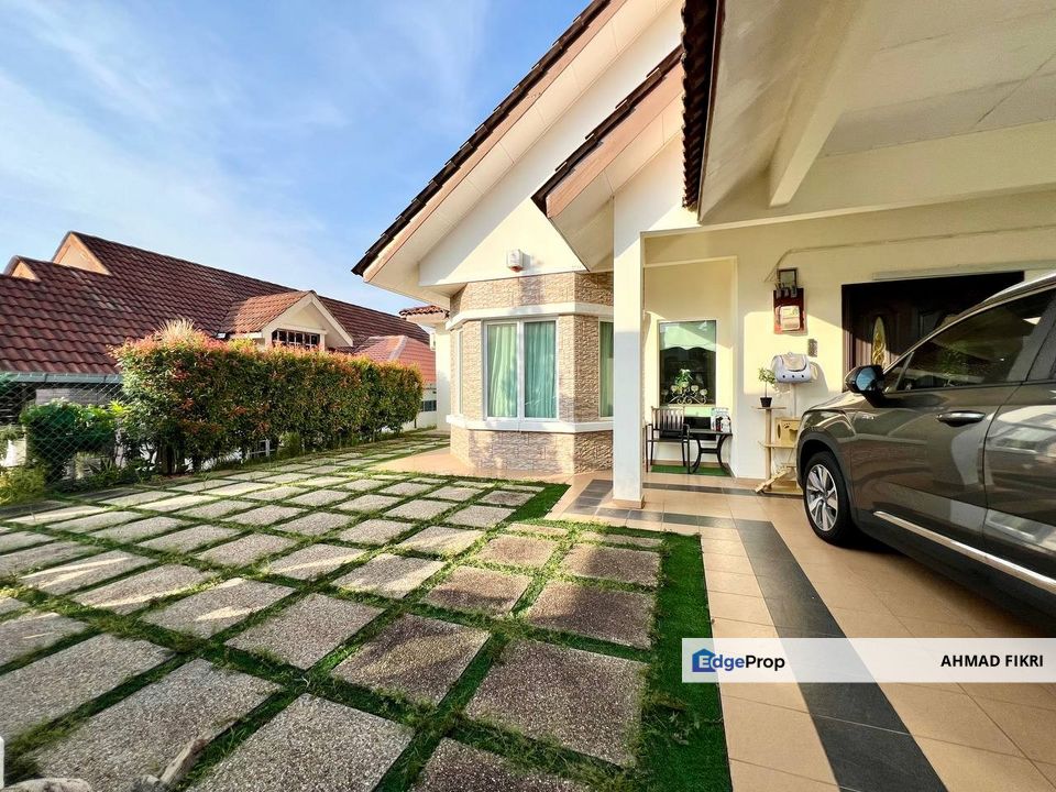 Taman Lavender Heights [ FURNITURE INCLUDED ] Single Storey Bungalow Seremban Negeri Sembilan, Negeri Sembilan, Seremban