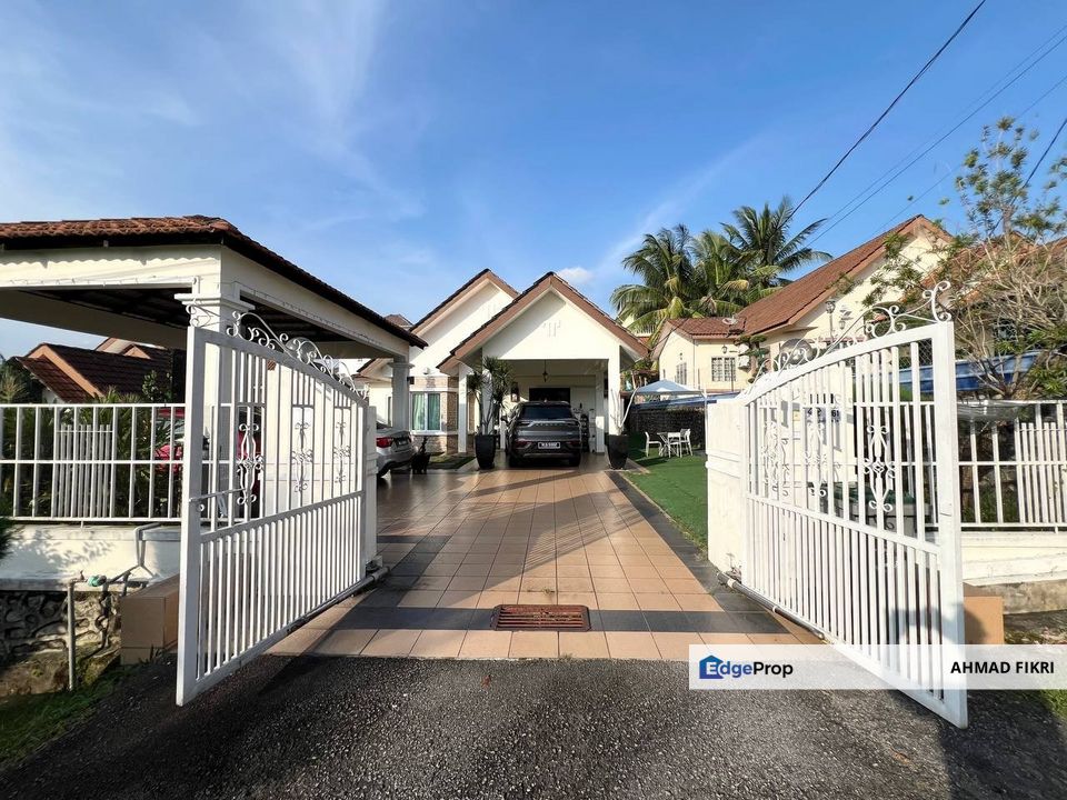 Taman Lavender Heights [ FURNITURE INCLUDED ] Single Storey Bungalow Seremban Negeri Sembilan, Negeri Sembilan, Seremban