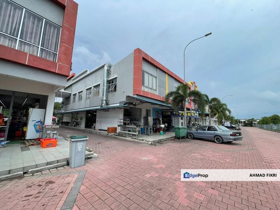 Tiara Sendayan Shop Lot [ FACING MAIN ROAD ] Double Storey End Lot Seremban [ FULLY RENOVATED ], Negeri Sembilan, Labu