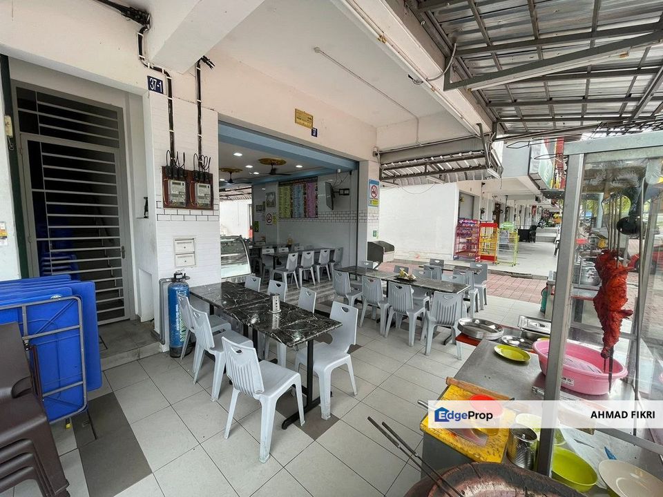 Tiara Sendayan Shop Lot [ FACING MAIN ROAD ] Double Storey End Lot Seremban [ FULLY RENOVATED ], Negeri Sembilan, Labu