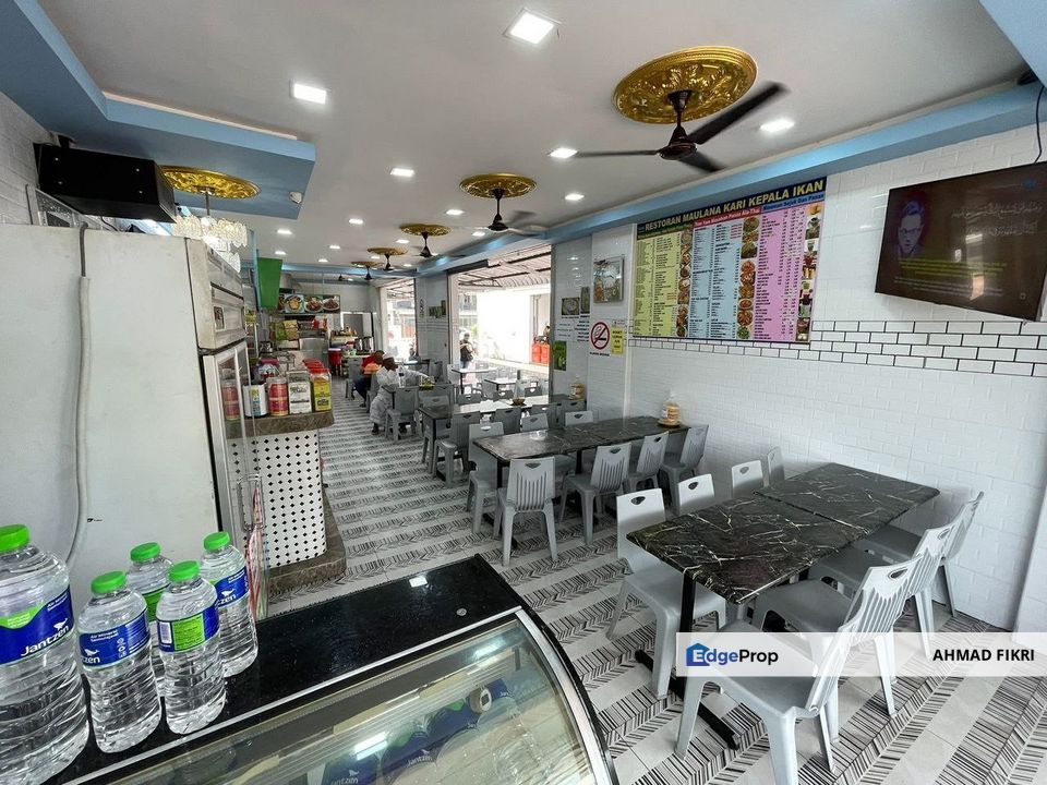 Tiara Sendayan Shop Lot [ FACING MAIN ROAD ] Double Storey End Lot Seremban [ FULLY RENOVATED ], Negeri Sembilan, Labu