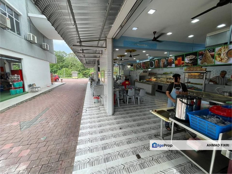 Tiara Sendayan Shop Lot [ FACING MAIN ROAD ] Double Storey End Lot Seremban [ FULLY RENOVATED ], Negeri Sembilan, Labu