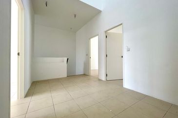 Iringan Bayu - Aleria