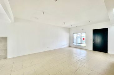 Iringan Bayu - Aleria