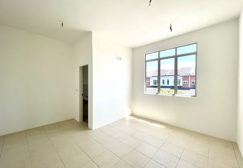 Iringan Bayu - Aleria