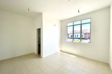 Iringan Bayu - Aleria