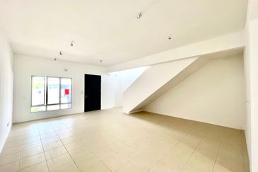 Iringan Bayu - Aleria