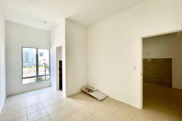 Iringan Bayu - Aleria