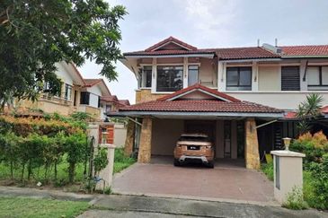 Glenmarie Cove Residence