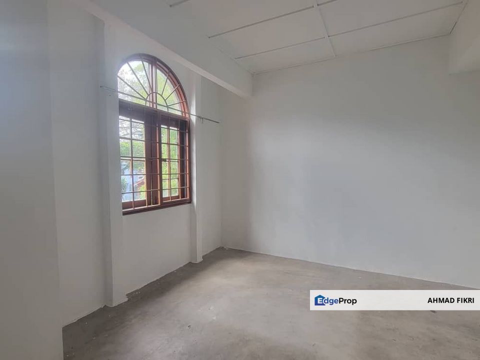 Taman Puchong Perdana Double Storey Terrace House [ SPACIOUS BACKYARD ] Puchong , Selangor, Puchong