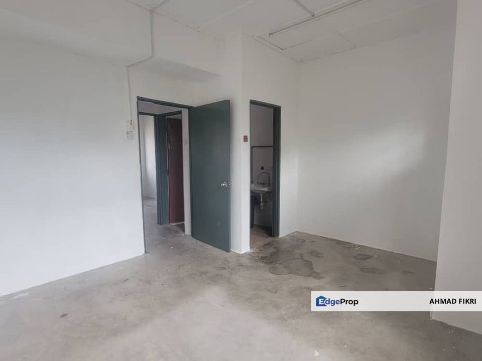 Taman Puchong Perdana Double Storey Terrace House [ SPACIOUS BACKYARD ] Puchong , Selangor, Puchong