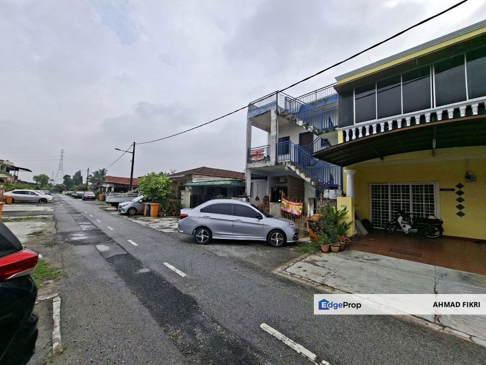 Taman Sri Serdang Townhouse [ UPPER UNIT ] Serdang Selangor, Selangor, Seri Kembangan