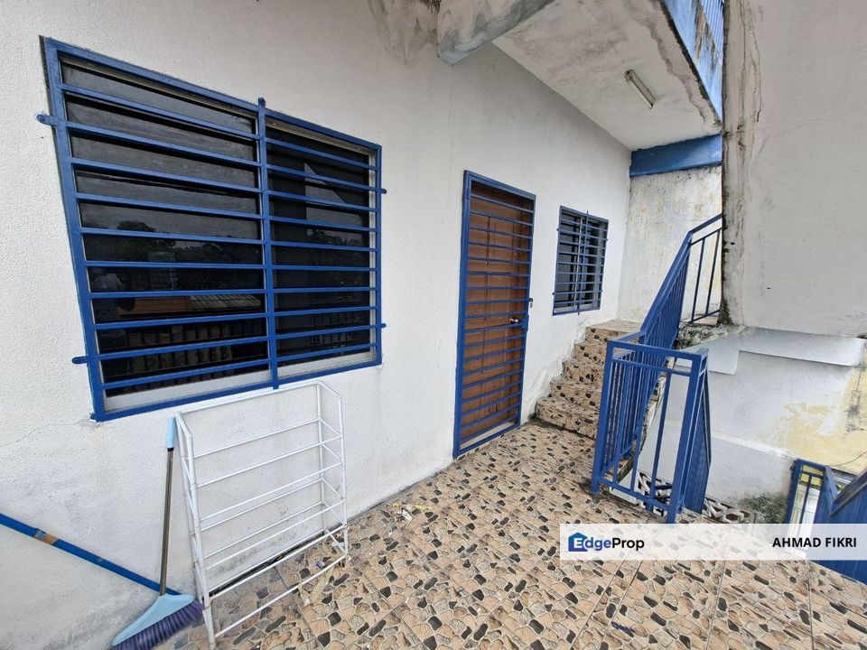 Taman Sri Serdang Townhouse [ UPPER UNIT ] Serdang Selangor, Selangor, Seri Kembangan