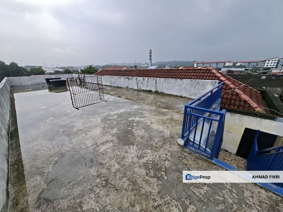 Taman Sri Serdang Townhouse [ UPPER UNIT ] Serdang Selangor, Selangor, Seri Kembangan