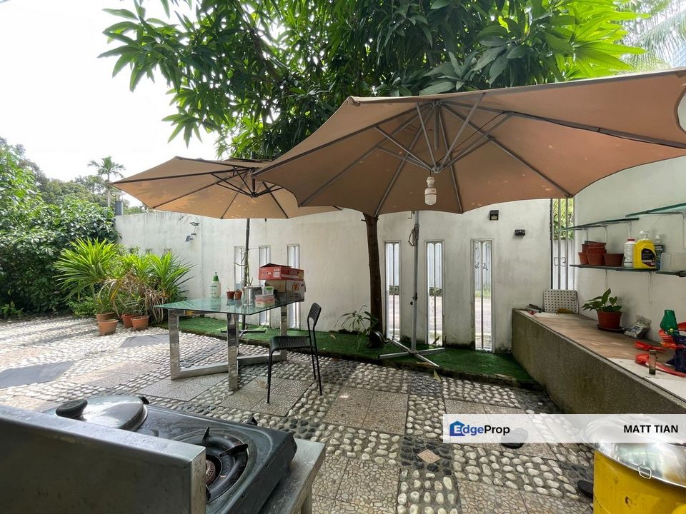 The Grove Waterscape Villas bungalow in a gated community for sale. nicely renovated, Selangor, Petaling Jaya