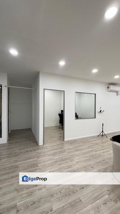 KL Traders Square (KLTS) 1st Floor Office Fully Furnished Fully Renovated Fully Aircon Waiting to Take Over , Kuala Lumpur, Gombak