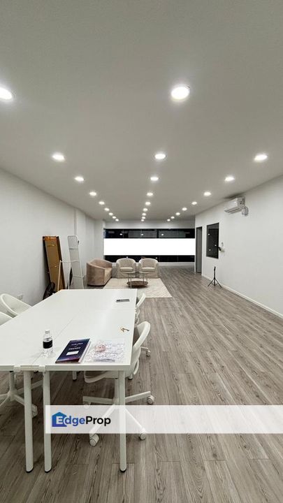 KL Traders Square (KLTS) 1st Floor Office Fully Furnished Fully Renovated Fully Aircon Waiting to Take Over , Kuala Lumpur, Gombak