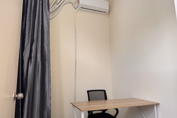 Office Room, Sg Besi LRT MRT Station, Lake Fields, TBS, Trillium
