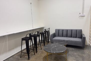 Office Room, Sg Besi LRT MRT Station, Lake Fields, TBS, Trillium