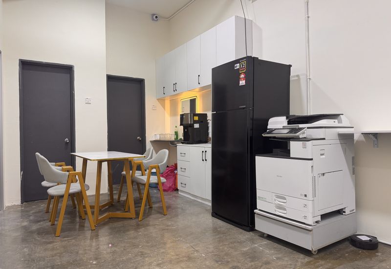 Office Room, Sg Besi LRT MRT Station, Lake Fields, TBS, Trillium