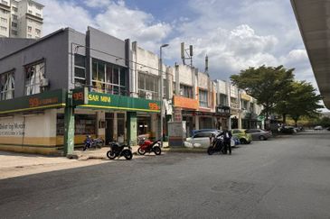 D Alpinia Business Park