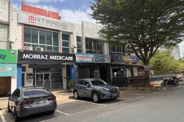 D Alpinia Business Park