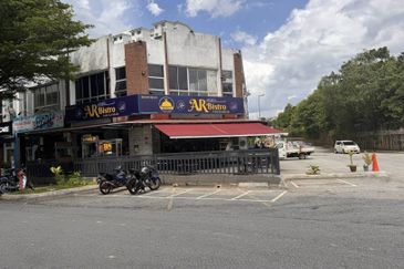 D Alpinia Business Park