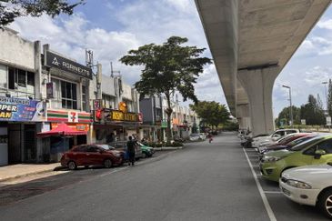 D Alpinia Business Park