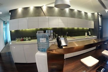 1 First Avenue Service Office Got 1-15 pax use MSC