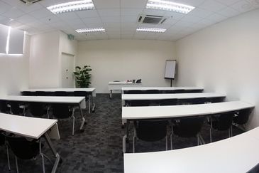Suria Sabah Serviced Office Got for 1-10 pax use