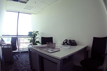 Suria Sabah Serviced Office Got for 1-10 pax use