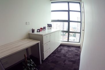 Solaris Mont Kiara Serviced Office Got 1-5 pax use