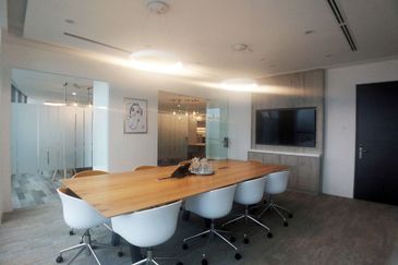 Vertical Corporate Tower Service Office Got 1-8pax