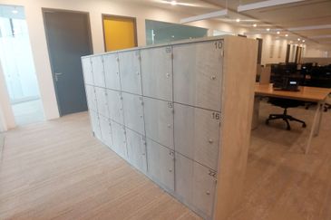 Vertical Corporate Tower Service Office Got 1-8pax