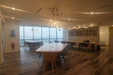 Vertical Corporate Tower Service Office Got 1-8pax