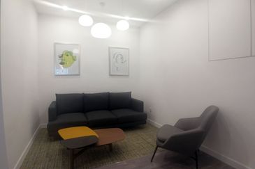 Vertical Corporate Tower Service Office Got 1-8pax