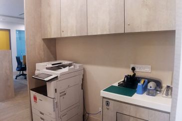 Vertical Corporate Tower Service Office Got 1-8pax