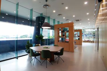 Platinum Sentral Serviced Office Got 1-200 pax use