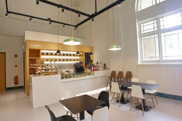 Beach Street Serviced Office Got for 1-100 pax use