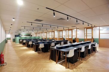 Ampang Serviced Office Got for 1-50 pax use