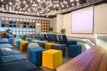 The Starling Serviced Office  Got for 1-50 pax use