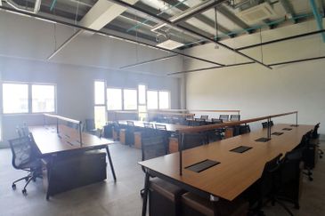 Sekitar 26 Enterprise Service Office Got 1-50 pax 