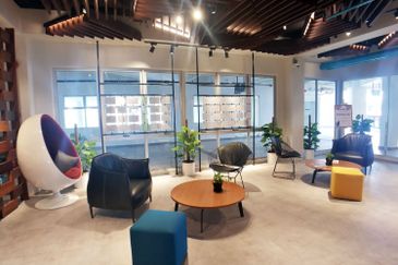 Sekitar 26 Enterprise Service Office Got 1-50 pax 