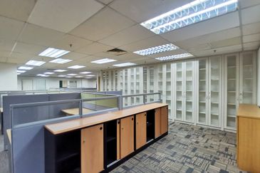 Bangunan Palm Grove Fitted Office, Glenmarine