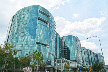 UOA Business Park Fully Furnished Office Near LRT