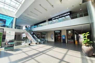 Menara UOA Bangsar Retail Space Link to LRT 3691sf