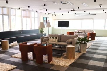 Medini 6 Serviced Office Got For 1-50 pax use MSC