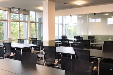 Medini 6 Serviced Office Got For 1-50 pax use MSC